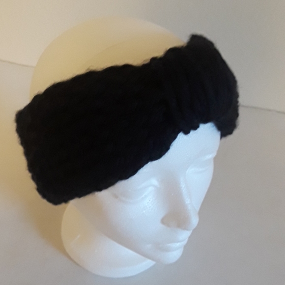 Hand Crafted Accessories - knitted earwarmer (black)